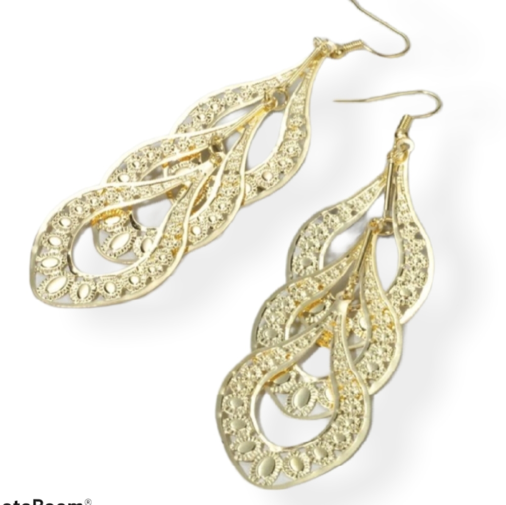 Fashion Jewelry Hollow Out Drop Earrings Goldtone - Picture 2 of 4